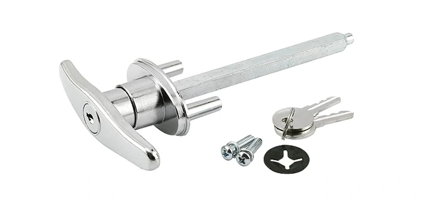 Old Style Garage Door Locks Replacements in El Rio, California